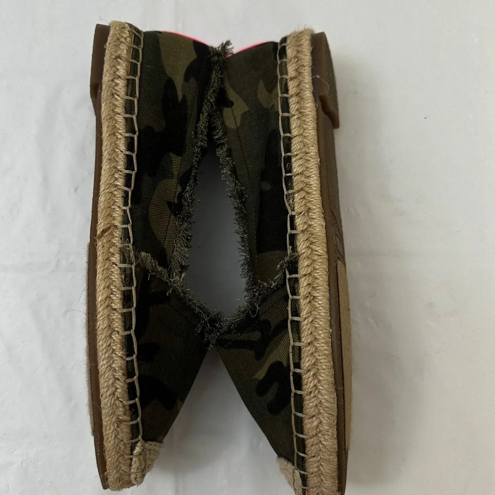 Nine West Camo Canvas Espadrille‎ Flats Green Neon Pink Frayed Edge Mens 7.5M